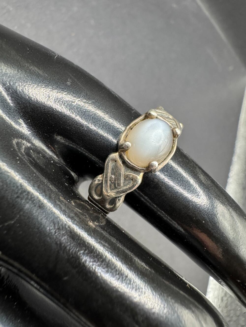 Vtg Sterling Silver 925 Signed Moonstone Irish Celtic Knot Ring Size 10.5